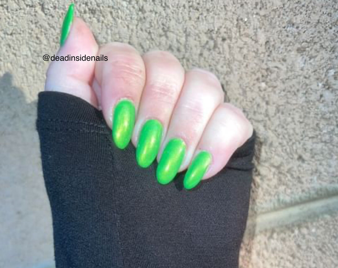 Moxie Nail Varnish - ENVISION!