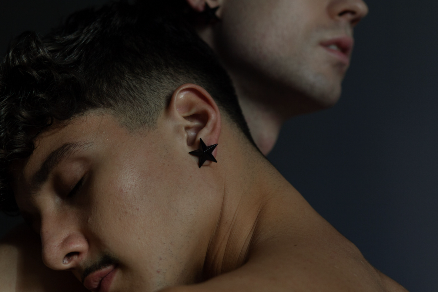 FANG: Three-Dimensional Black Star Stud Earring (Single)